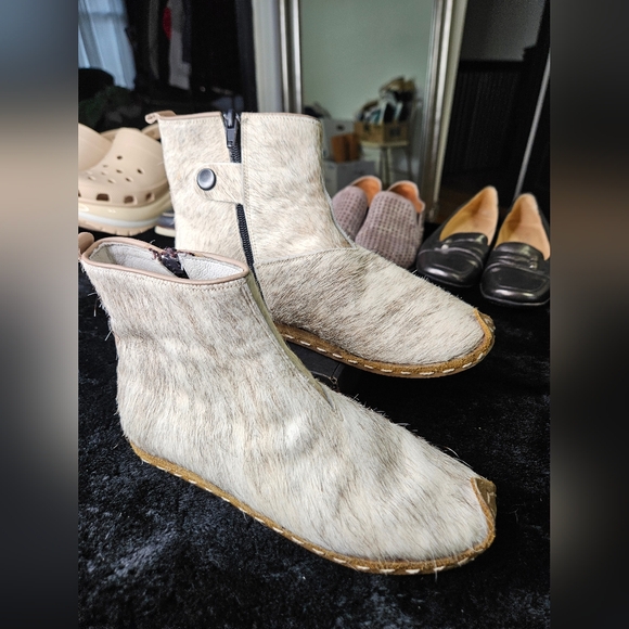 Womens Nida Lus Handmade Seal Skin Fur Boots. Size 6.5 - Picture 1 of 6